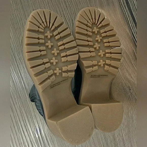 New Dolce Vita 10 Lugsole Leather Platform Chunky Waterproof Rain Snow Booties - Picture 6 of 7